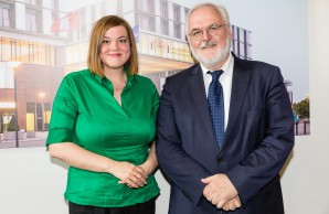 Prof. Dr. Burkhard Göke und Senatorin Katharina Fegebank