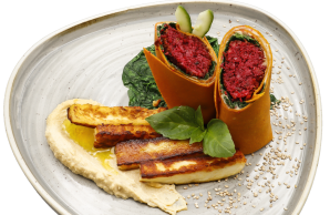Rote Beete-Falafel im Spinat-Wrap