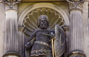 Detail des Hansa Brunnens: eine Ritter 