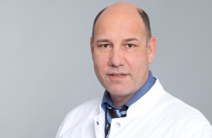 Prof. Dr. Frank Timo Beil, Direktor der Orthopädie, Klinik für Unfallchirurgie und Orthopädie